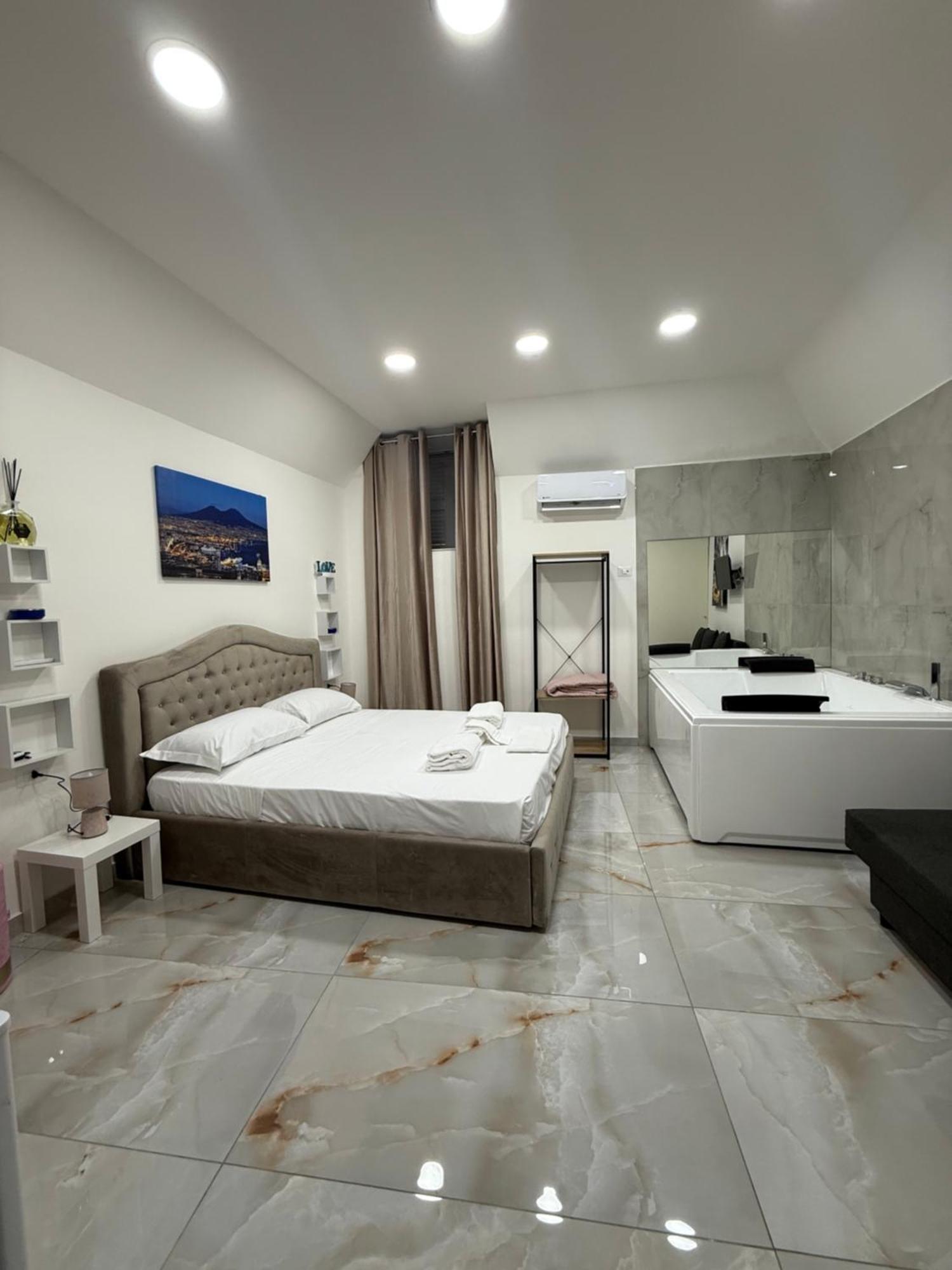 Caracciolo Suites 36 Napoli Exterior foto