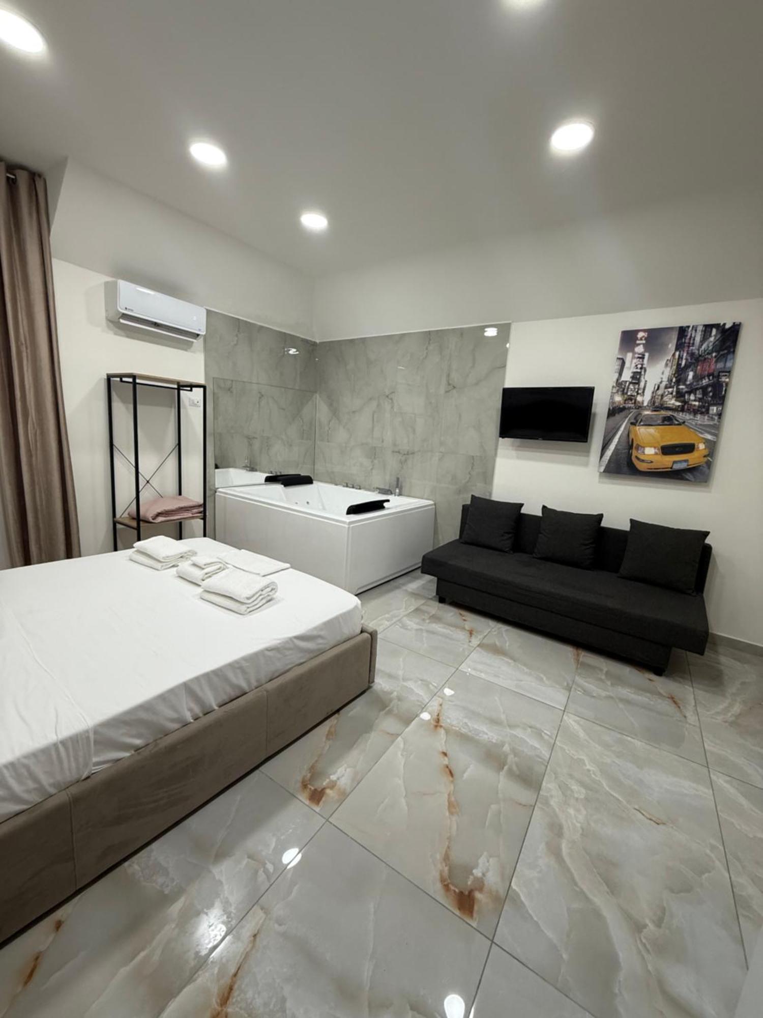 Caracciolo Suites 36 Napoli Exterior foto